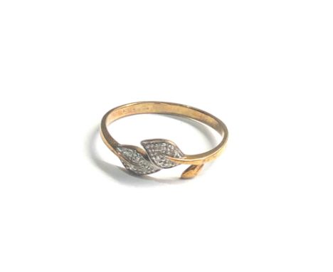 9ct gold diamond leaf ring weight 1.6g 