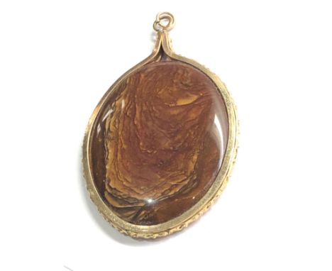 9ct gold vintage jasper framed pendant (10.8g) 