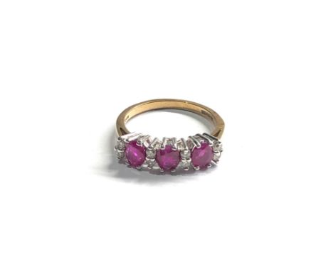 9ct gold ruby &amp; diamond ring (2.8g) 