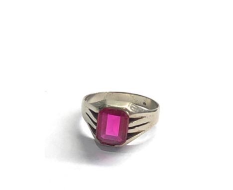 9ct white gold vintage synthetic ruby dress ring (4.9g) 