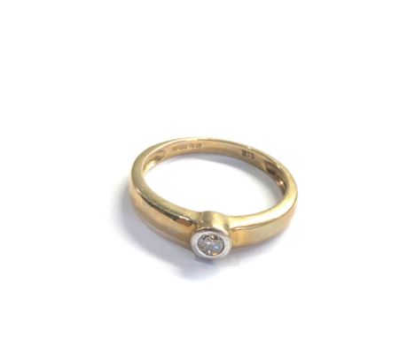 9ct gold diamond ring (1.7g) 