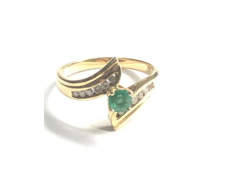 14ct gold diamond &amp; emerald ring weight 3.5g 