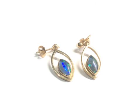 9ct gold opal doublet earrings weight 3.5g 