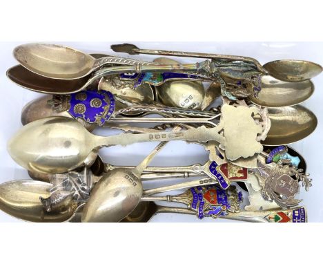 Collection of mixed hallmarked silver teaspoons, combined 238g. P&amp;P Group 1 (£14+VAT for the first lot and £1+VAT for sub