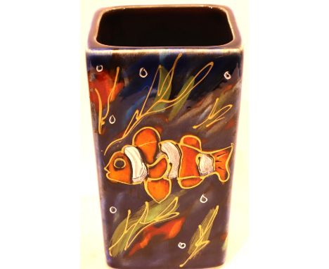 Anita Harris Ocellaris Clownfish vase, H: 14 cm. No cracks, chips or visible restoration. P&amp;P Group 1 (£14+VAT for the fi