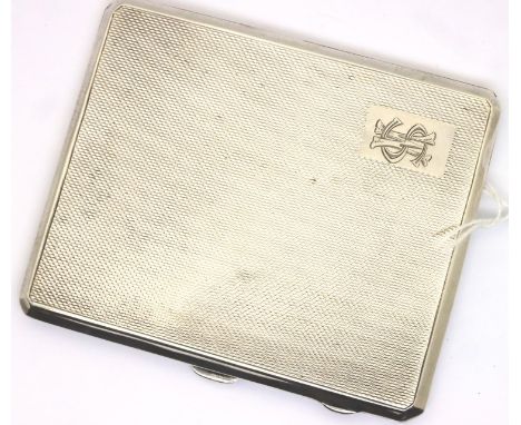 Hallmarked silver cigarette case Chester assay, 8 x 10 cm. P&amp;P Group 1 (£14+VAT for the first lot and £1+VAT for subseque