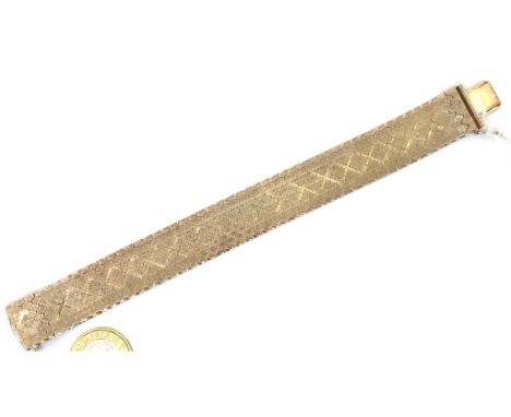 Heavy gauge sterling silver articulated bracelet, L: 18 cm, 46g. P&amp;P Group 1 (£14+VAT for the first lot and £1+VAT for su