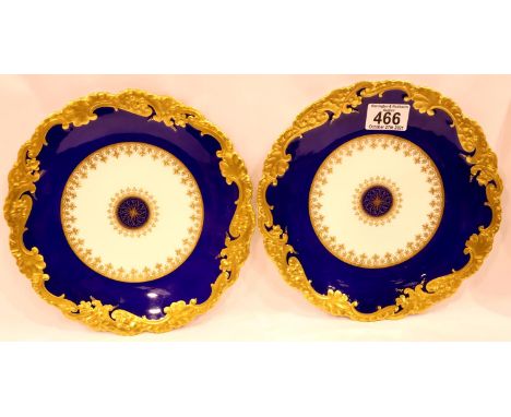 A pair of heavy gilt 19th century Copelands China cabinet plates, each D: 23 cm. P&amp;P Group 3 (£25+VAT for the first lot a