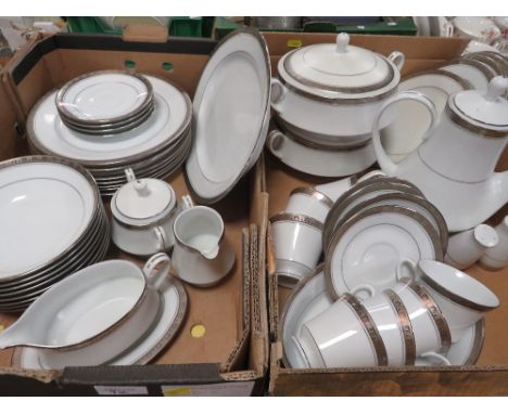 A tray of Noritake tea &amp; dinner ware 