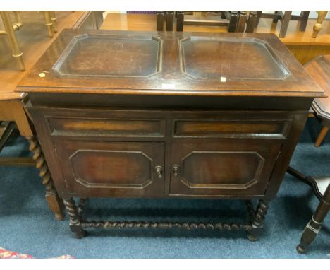 An oak vintage gramophone. A/F 
