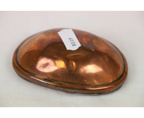 Georgian hinged copper snuff box of oval concave form, length approximately 9.5cm