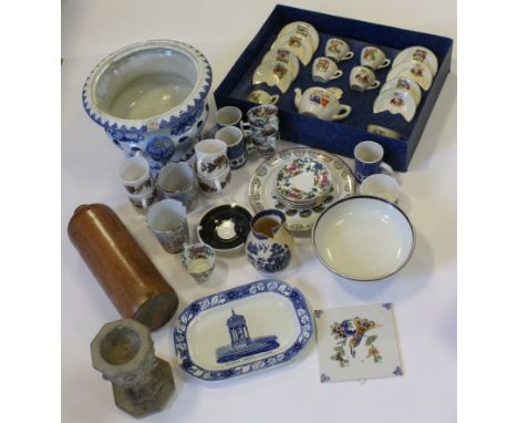 Ceramics. A large quantity of ceramics, makers include Susie Cooper, booths etc. pieces include a hand painted Delft tile, a 