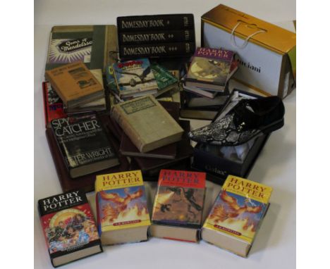 Collection of miscellaneous books, including Quain's Anatomy, Biggles, Harmsworths Natural History, modern first editions etc