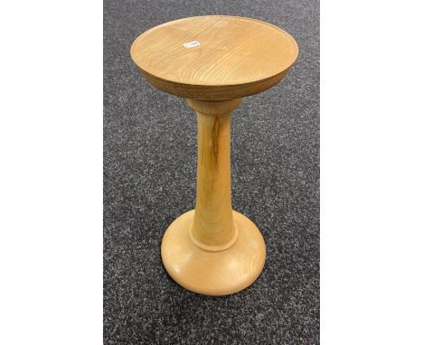 A Light wood contemporary pedestal stand. [49cm in length] 