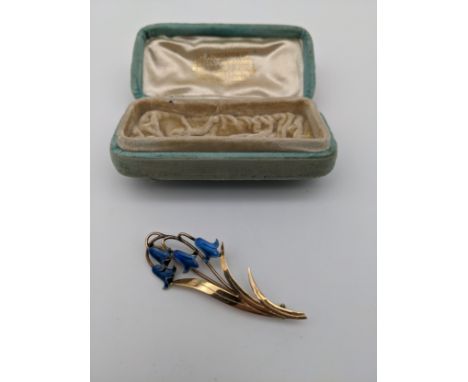 Antique 9ct gold and enamel flower design brooch. [4.59grams] [6.5cm] 