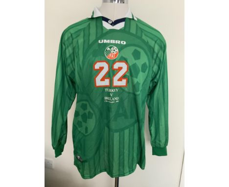 Republic Of Ireland 1999 Match Issued Football Shirt: Green long sleeve with number 22 to front and back and match details fo