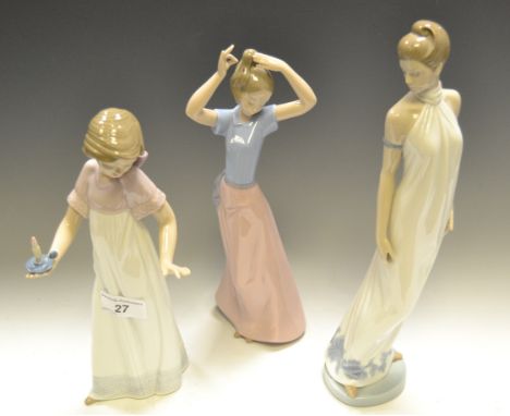 A Nao figure, Night girl; others, Elegance and Tidying Hair (3)