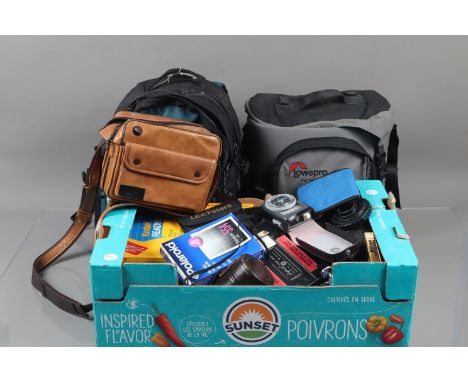 Photographic Accessories, including Nikon &amp; Beattie (for Nikon) focusing screens, four in total, contents not verified, H