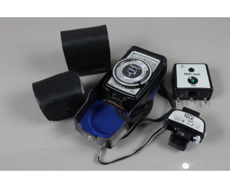 A Gossen Profisix Light Meter, meter responsive, with Gossen Tele attachment and Profi-Flash attachment, flash attachment pow