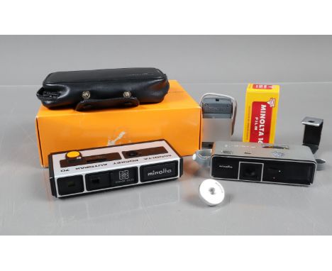 A Minolta 16 P Camera Kit, with camera, shutter working, body VG, elements VG, case, Plus X film, flash &amp; flash holder, m