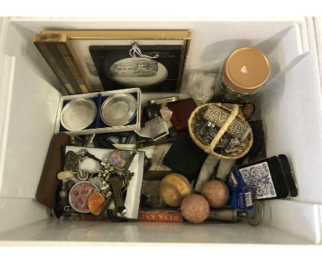 A box of assorted items to include cribbage board, marbles, costume jewellery & pipes.  