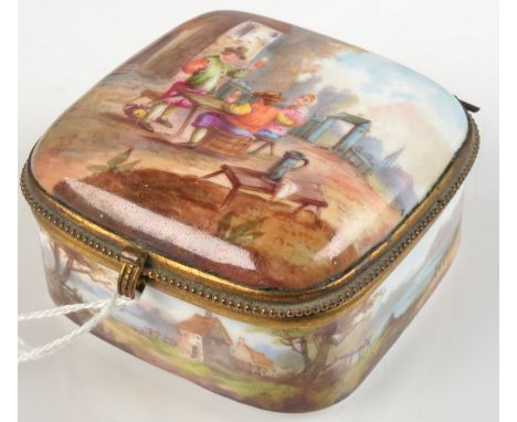 A Paris porcelain faience snuff box painted with figures and landscapes.