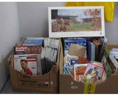 Sheffield Wednesday programmes, large quantity 1967 and later, mainly homes, the owl bound volume 1979-80, Big-Match, magazin
