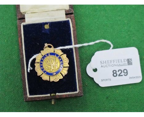 Medal 1928-29, Yorkshire League Winners, Bradford F.C,in 9ct gold, Birmingham hallmark by Fattorini &amp; Sons, featuring 'YL