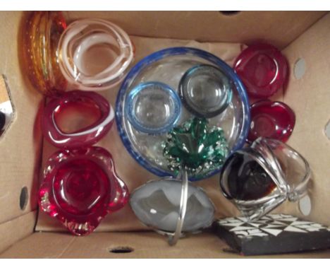 Box of art glass 