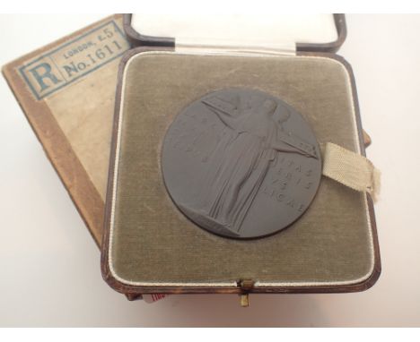 Boxed bronze table medal LNER service in the National Emergency 1926 strike breakers medal