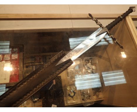Large reproduction Lord of the Rings ring sword