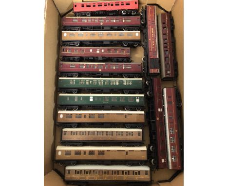 Hornby / Triang OO gauge fifteen assorted passenger coaches unboxed