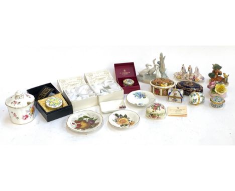A mixed lot of ceramics and enamel pots to include two boxed Beatrix Pottery Crummles pots; Staffordshire enamels; Royal Crow