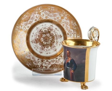   Tasse mit Portrait des Prinzregenten Wilhelm I. und Untertasse  KPM Berlin, um 1840-50  Becherform auf drei Tatzenfüßen mit