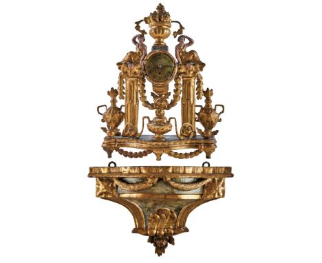   Louis-XVI-Portaluhr auf Konsole  Um 1800  Kleine Wandkonsole mit Girlanden und Blütendekor, das Uhrengehäuse getragen von z