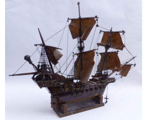   Modell eines englischen Schiffes  19. Jh.  Dreimastiger, polychrom gefasster Holzkorpus, detailreich ausgestattet mit 19 Ka