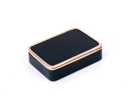 An Austro-Hungarian gold mounted bloodstone rectangular snuff box, 1824-66 Vienna 2nd standard, the mounts plain, 5cm (2in) l
