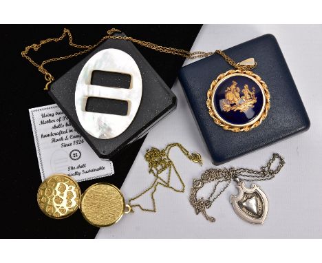A SELECTION OF JEWELLERY, to include a silver fob shield pendant with a vacant cartouche, hallmarked Chester 1929, suspending