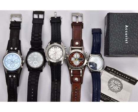 A SELECTION OF FIVE GENTS CHRONOGRAPH WRISTWATCHES, to include three 'Fossil' chronograph watches, each with various coloured