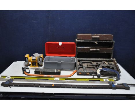 A VINTAGE WOODEN TOOLBOX AND A PLASTIC TOOLBOX CONTAINING TOOLS including a Record 110cm Sash Cramp, five G clamps from Woden