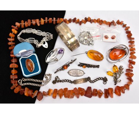 A BOX OF SILVER AND WHITE METAL JEWELLERY AND AN AMBER BEAD NECKLACE, to include an engine turn designed silver bangle in the