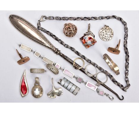 A BAG OF ASSORTED SILVER AND WHITE METAL ITEMS, to include a silver handled and steel button hook, hallmarked Birmingham, a s