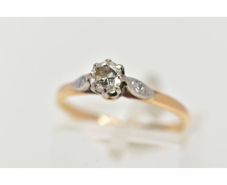 A YELLOW METAL SINGLE STONE DIAMOND RING, designed with a claw set, round brilliant cut diamond, total estimated diamond weig