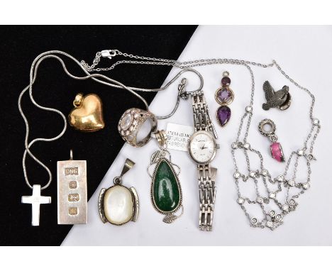 A SELECTION OF JEWELLERY, to include a silver ingot pendant, hallmarked Sheffield 1976, a silver cross pendant hallmarked Lon