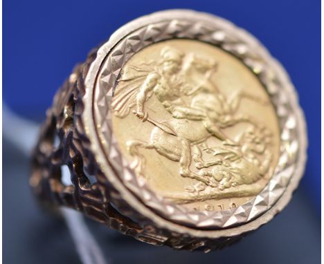 An Edward VII gold sovereign, 1910, in 9ct. yellow gold shank, ring size V, 16grms.