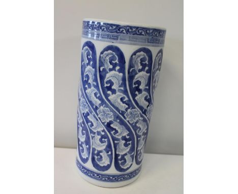 Vintage blue and white stick stand. 47cm tall 