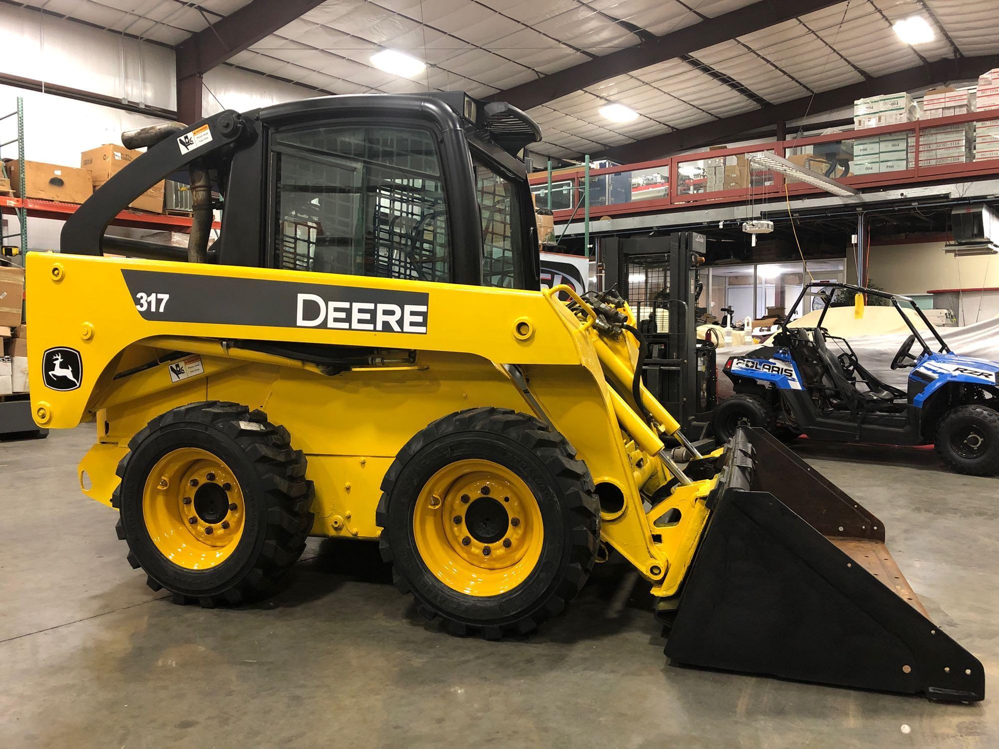 JOHN DEERE 317 ENCLOSED CAB SKID STEER LOADER, AUX. HYDRAULICS, HIGH