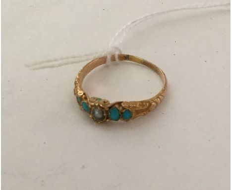 A turquoise and pearl ring with chased decoration. Approx. 2 grams. Est. £25 - £35.