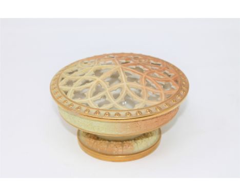 A Royal Worcester gilded pot pourri bowl with lid, height 9 cm. 