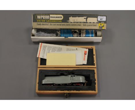 A Wrenn OO locomotive engine, 4-6-2 class A4 Golden Eagle, together with a Rivarossi locomotive engine, both boxed. (2)